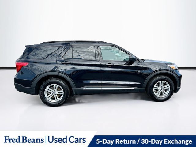 Used 2023 Ford Explorer XLT AWD/4WD image 12
