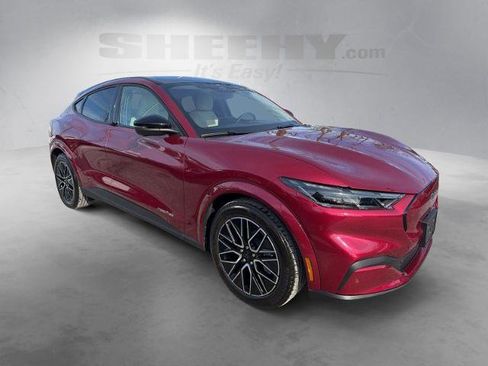 Certified 2025 Ford Mustang Mach-E Premium image 2