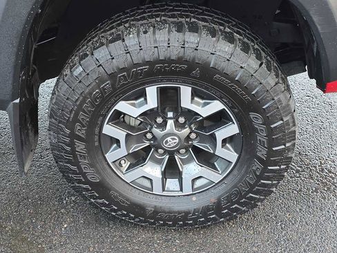 Used 2020 Toyota Tacoma TRD Off-Road image 9
