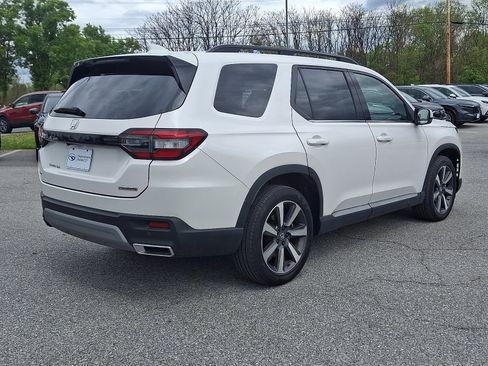 Used 2023 Honda Pilot Touring image 6