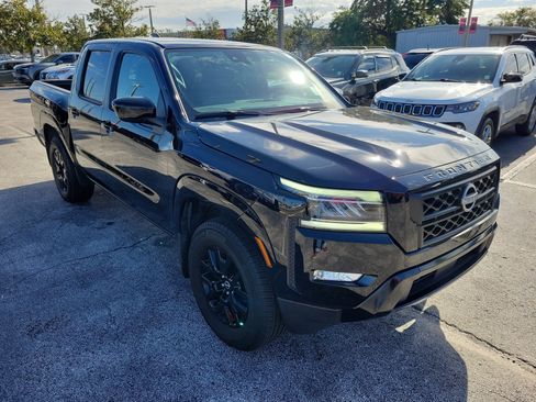 Certified 2023 Nissan Frontier SV w/ Midnight Edition Package image 3