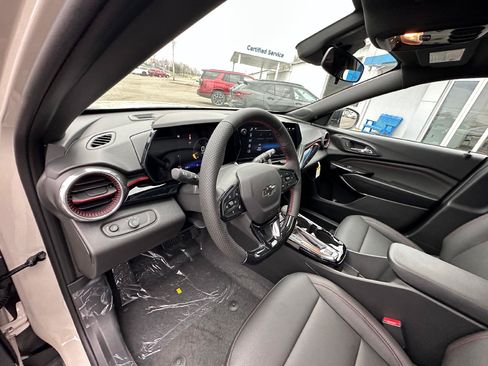 New 2026 Chevrolet Trax RS w/ Sunroof Package FWD image 14
