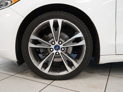 Used 2019 Ford Fusion Titanium image 16