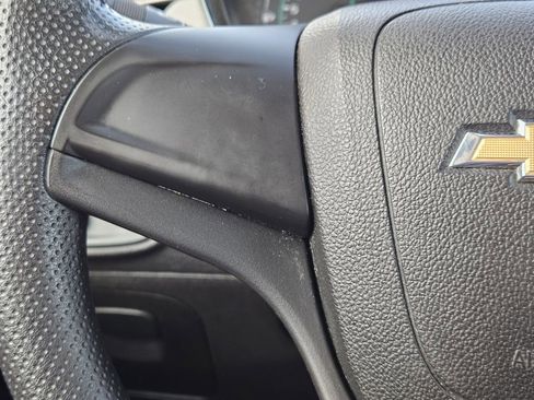 Used 2018 Chevrolet Trax LS FWD image 31