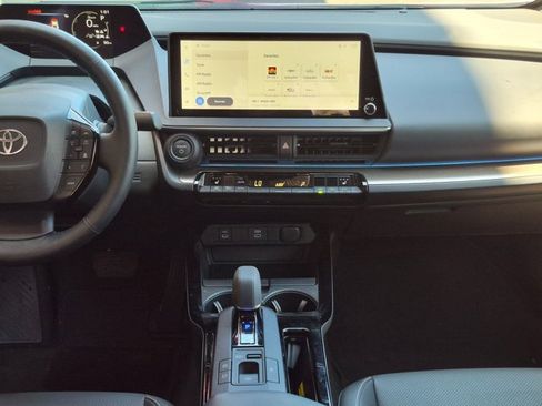 Used 2025 Toyota Prius XLE FWD image 14