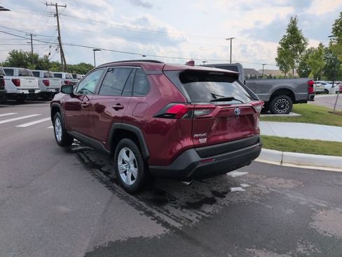 Used 2019 Toyota RAV4 LE w/ Carpet Mat Package AWD/4WD image 3