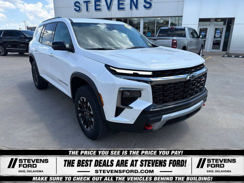 Used 2025 Chevrolet Traverse Z71 w/ Enhanced Driving Package AWD/4WD image 5