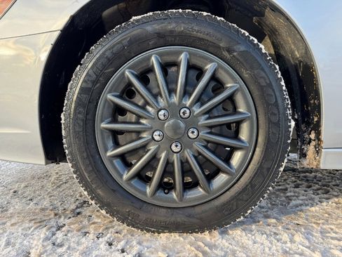 Used 2011 Buick Lucerne CX image 13