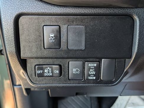 Certified 2022 Toyota Tacoma TRD Off-Road AWD/4WD image 21