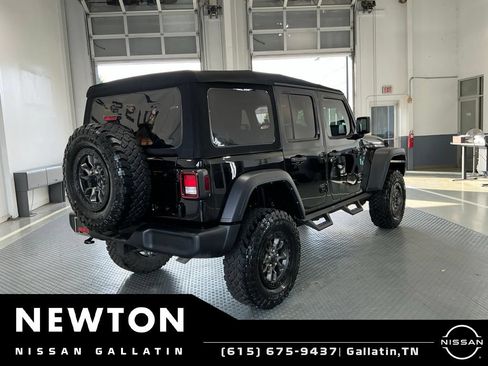 Used 2024 Jeep Wrangler Unlimited Sport AWD/4WD image 29