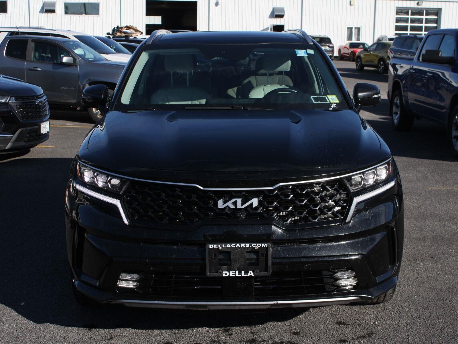 Used 2023 Kia Sorento SX Prestige w/ Panoramic Sunroof Package AWD/4WD image 2