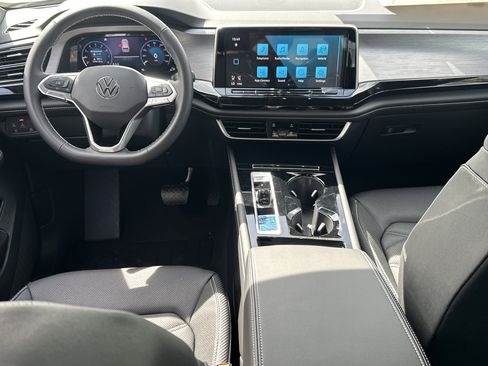 New 2026 Volkswagen Atlas Cross Sport SE FWD image 14