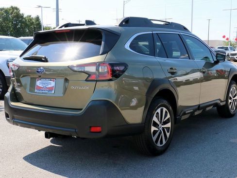 Used 2025 Subaru Outback Premium image 5