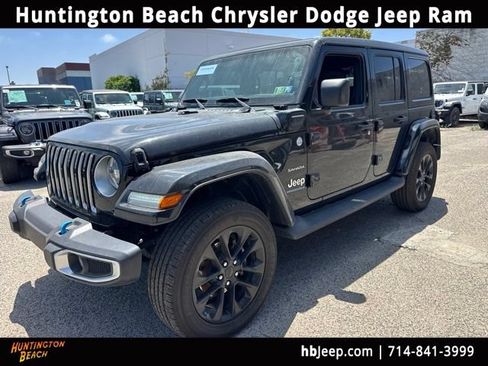 Used 2023 Jeep Wrangler Unlimited Sahara w/ Cold Weather Group AWD/4WD image 1