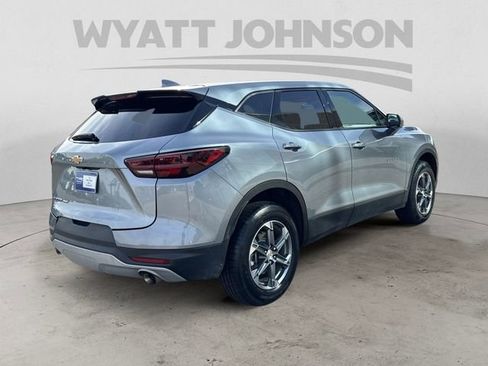 Used 2025 Chevrolet Blazer LT AWD/4WD image 5