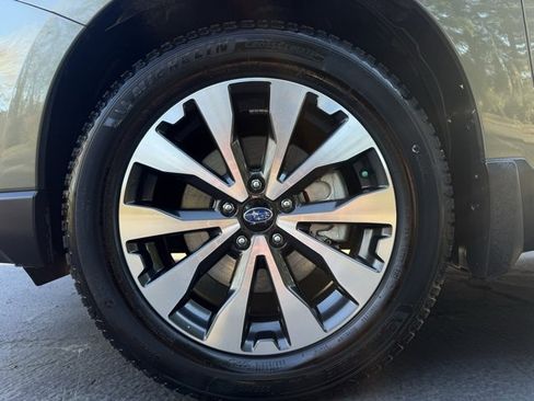 Used 2017 Subaru Outback 2.5i Limited w/ Popular Package #5 image 32