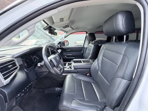 Used 2022 Toyota Tundra SR5 w/ SR5 Premium Package AWD/4WD image 9