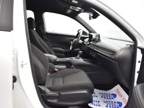 Used 2025 Honda HR-V Sport image 17