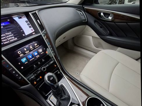 Used 2018 INFINITI Q50 Luxe w/ Essential Package (3.0T Luxe) image 11