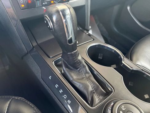 Used 2019 Ford Explorer XLT w/ Equipment Group 202A AWD/4WD image 29
