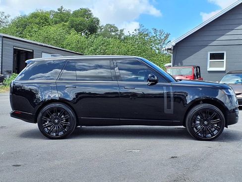 Used 2025 Land Rover Range Rover Long Wheelbase SE image 8