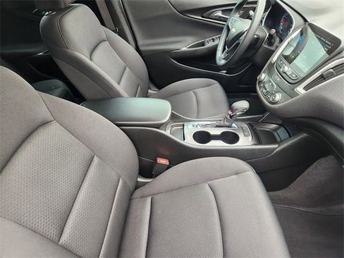 Used 2024 Chevrolet Malibu RS FWD image 18