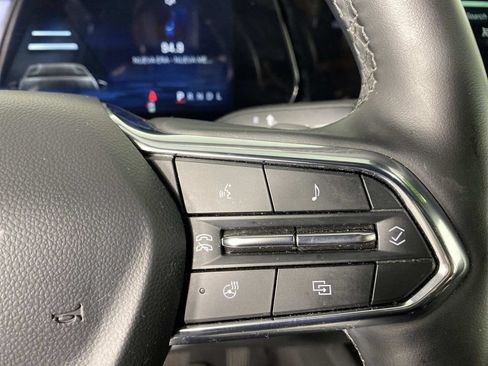 Used 2025 Chevrolet Equinox LT w/ Convenience Package II AWD/4WD image 16