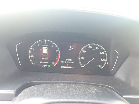 Used 2023 Honda Pilot Sport image 11