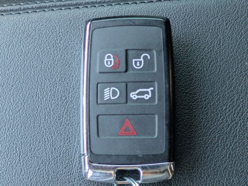 Used 2022 Land Rover Range Rover Sport SE image 39