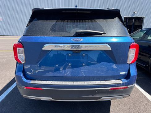 Used 2020 Ford Explorer XLT w/ Equipment Group 202A AWD/4WD image 4