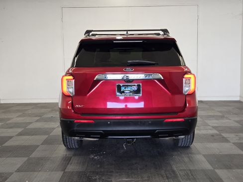 Certified 2021 Ford Explorer XLT image 6