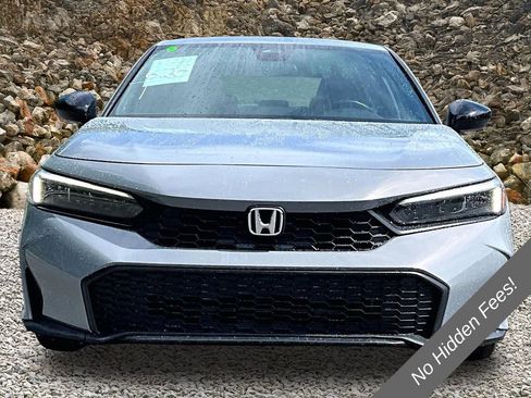 Used 2025 Honda Civic Sport image 3