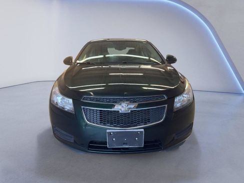Used 2014 Chevrolet Cruze LT FWD image 2