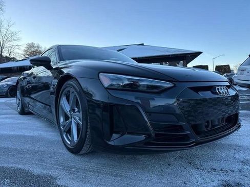 Used 2023 Audi e-tron GT Premium Plus image 9