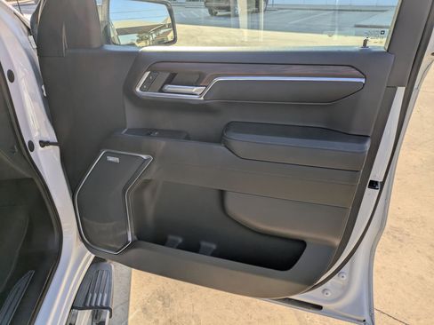 Certified 2023 GMC Sierra 1500 SLT image 29