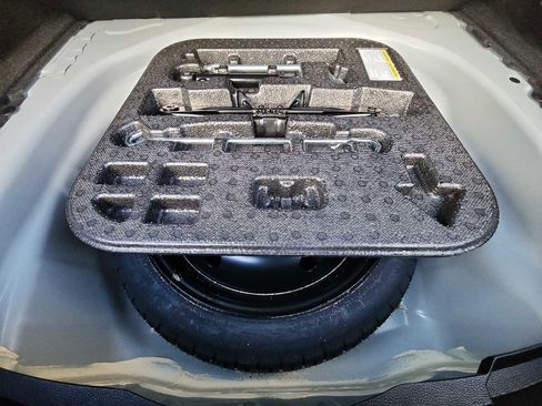 Used 2024 Toyota Corolla LE image 25