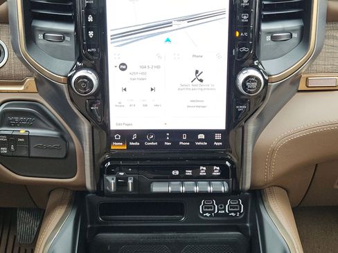 Used 2024 RAM 2500 Limited image 19