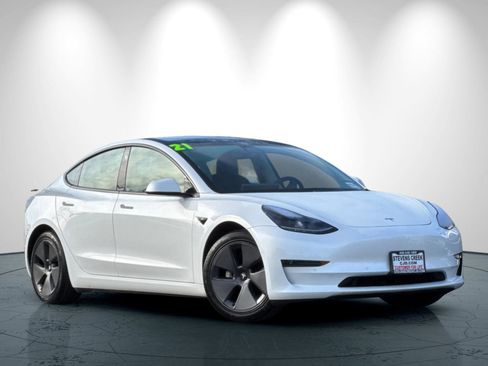 Used 2021 Tesla Model 3 Standard Range Plus image 2