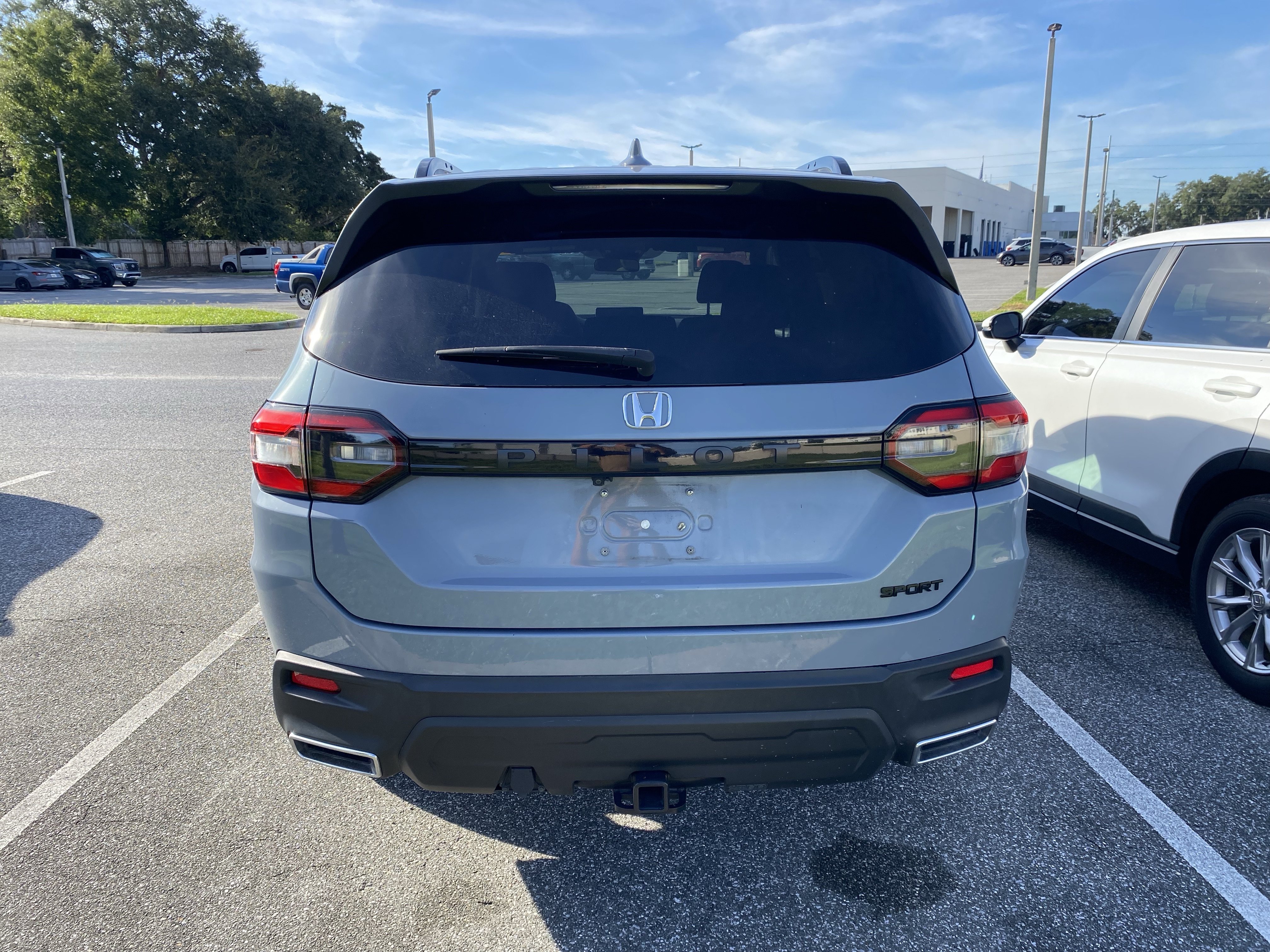 Used 2025 Honda Pilot Sport image 9
