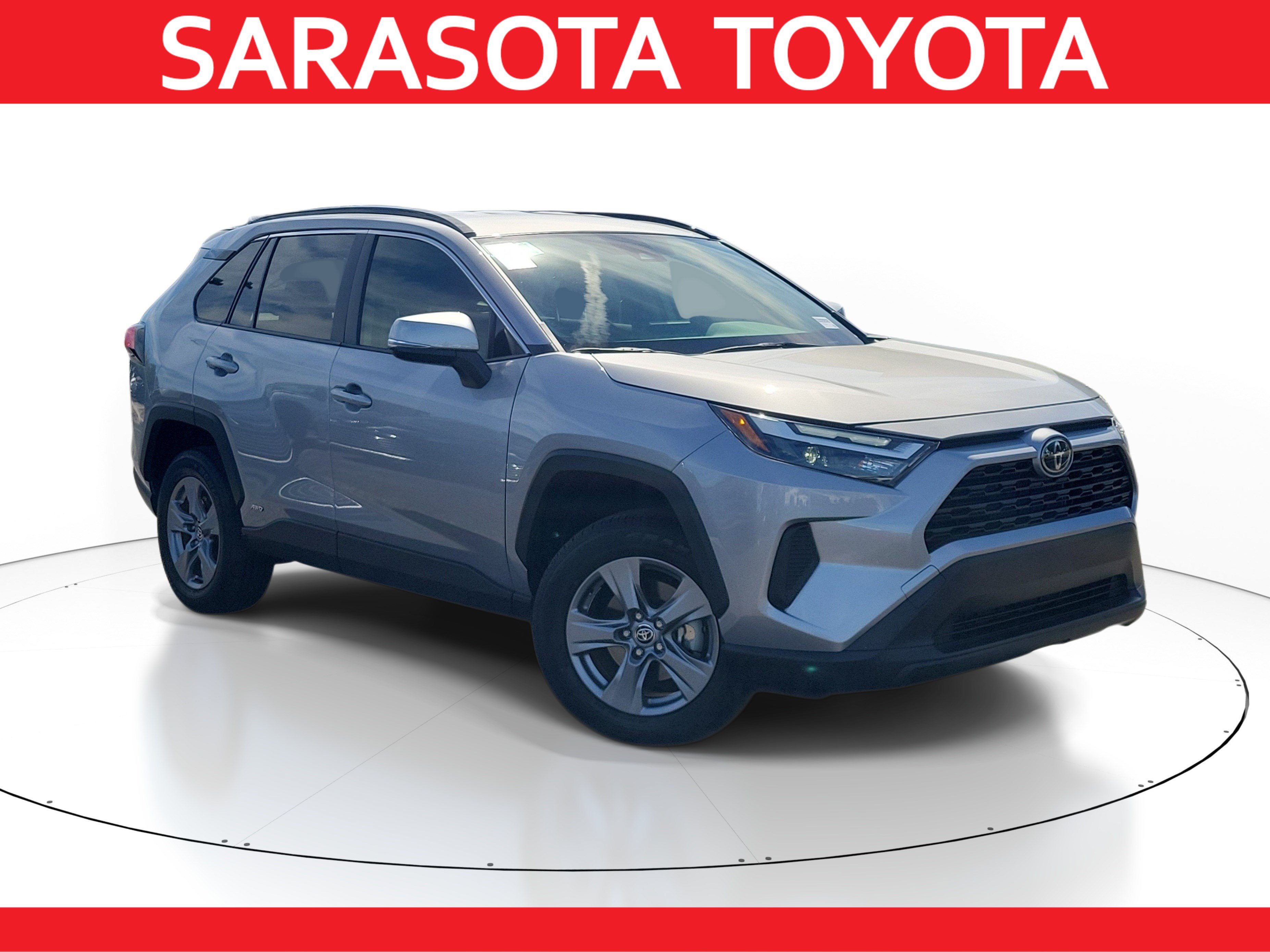 Used 2025 Toyota RAV4 LE AWD/4WD image 1