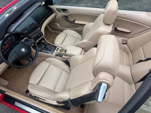 Used 2005 BMW 330Ci Convertible image 23
