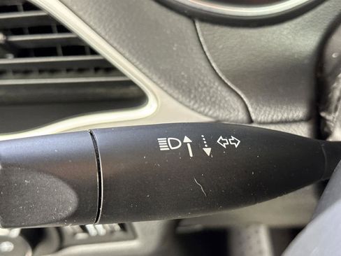 Used 2019 Jeep Cherokee Latitude Plus w/ Cold Weather Group image 26