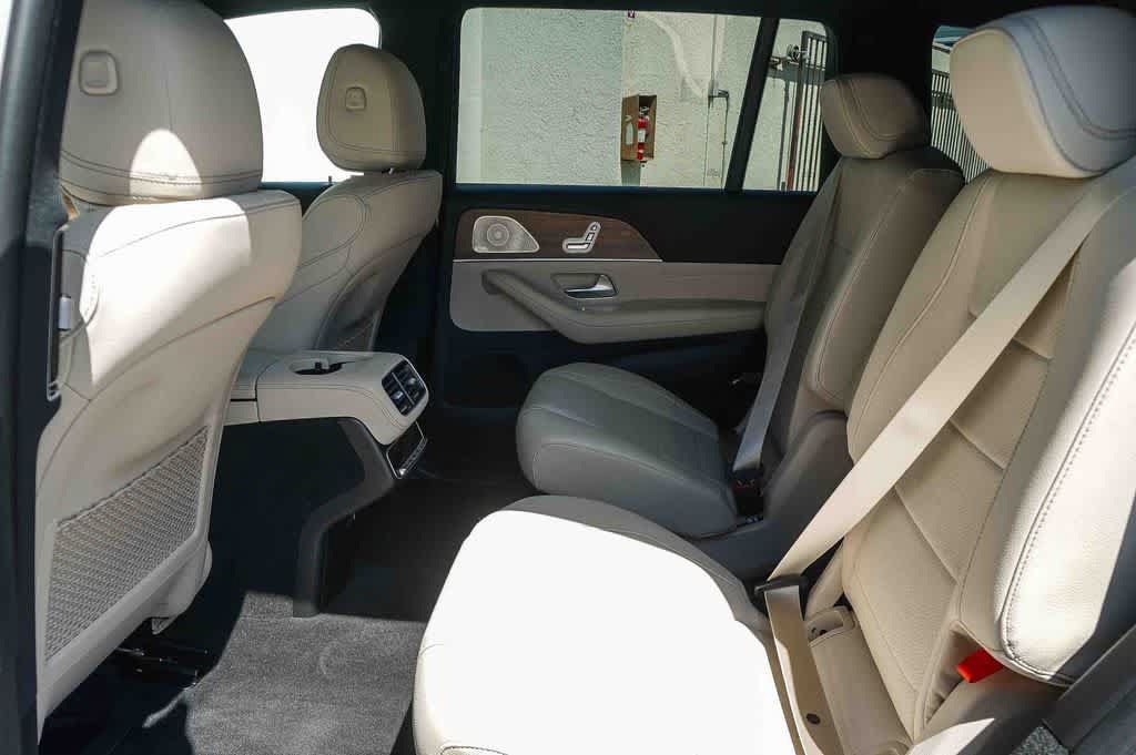 Used 2024 Mercedes-Benz GLS 450 4MATIC image 21