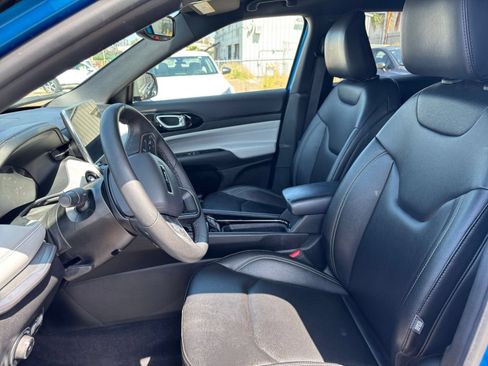 Used 2025 Jeep Compass Limited AWD/4WD image 28