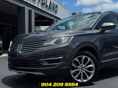 Used 2017 Lincoln MKC Select FWD image 2