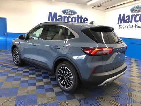 New 2025 Ford Escape SE image 3