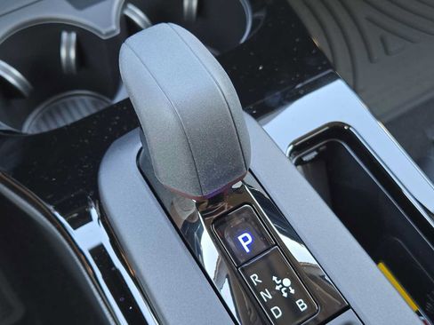 Used 2026 Toyota Prius Plug-In Hybrid FWD image 11