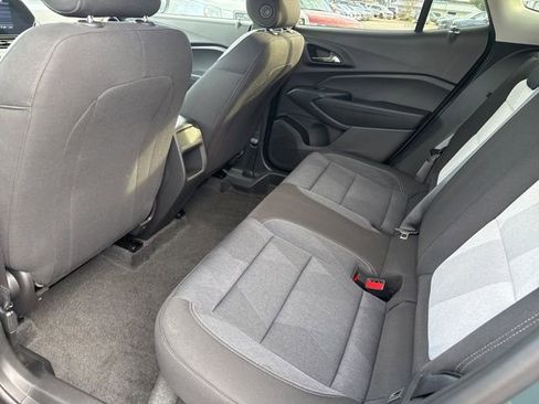 Certified 2025 Chevrolet Trax LS image 13
