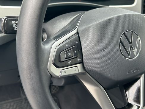 Used 2022 Volkswagen Atlas Cross Sport SE FWD image 28