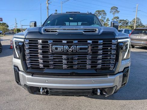 Used 2025 GMC Sierra 2500 Denali Ultimate image 8